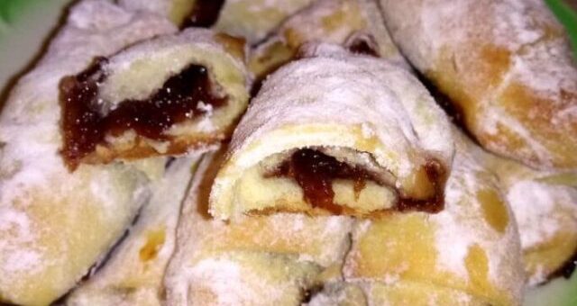 hamis hájas kiflik tányéron