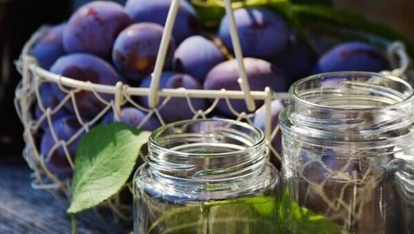 szilva befőzésre előkészítve