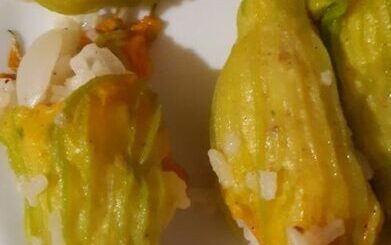 Fűszeres rizzsel töltött tökvirág