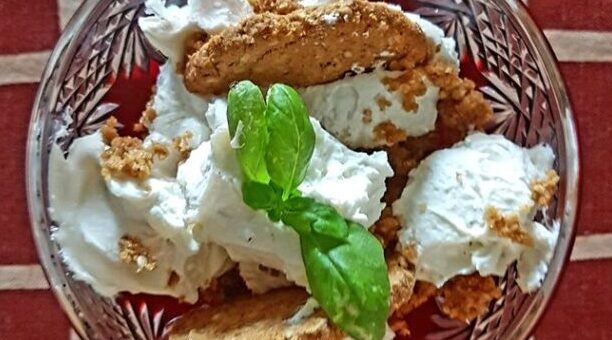 bazsalikomos sajttorta pohárkrém