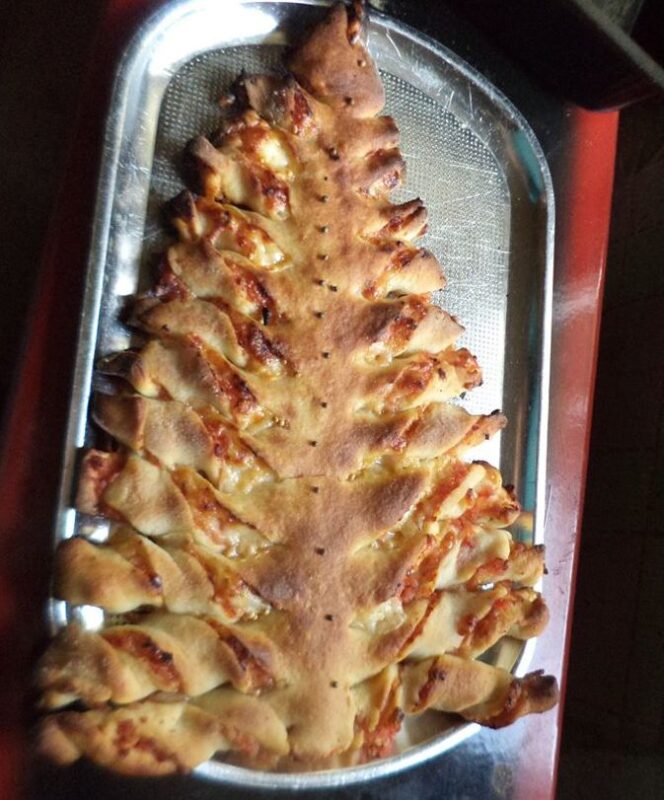 karácsonyfa pizzatésztából