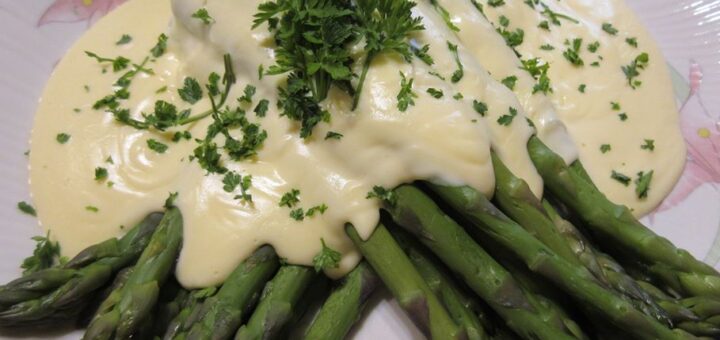 spárga tejszínmártással