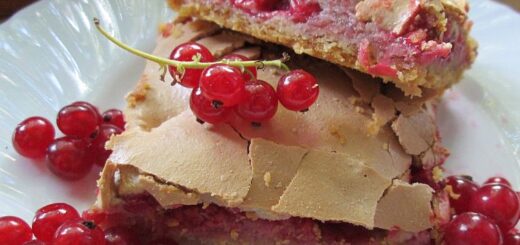 Habcsókos ribizlis sütemény