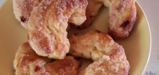 Vízen kelt kifli, vízen kullugó, kútba kelt