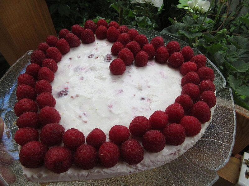 málnás joghurttorta