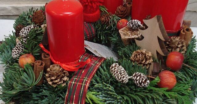 adventi koszorú alap feldíszítése