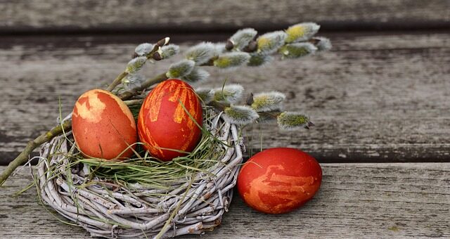 Húsvéti dekoráció a kertből