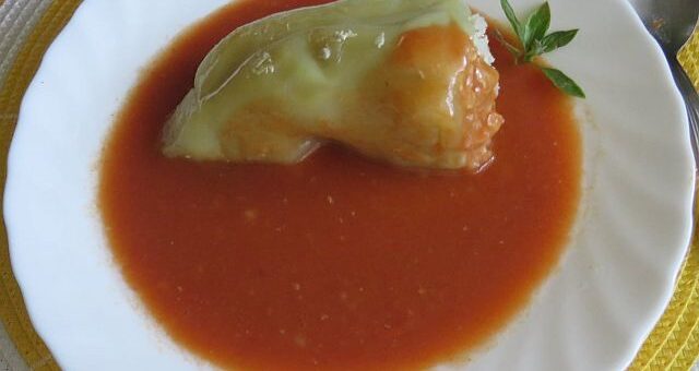 egy tányér töltött paprika