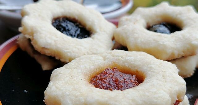 kókuszos linzer házi lekvárral