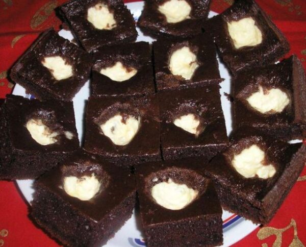 búvár túrós sütemények tányéron