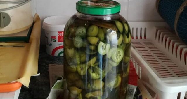 diólikör érlelődik üvegben