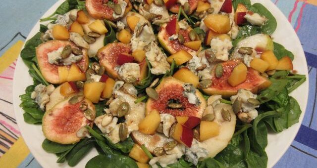 nyárutó saláta tányéron