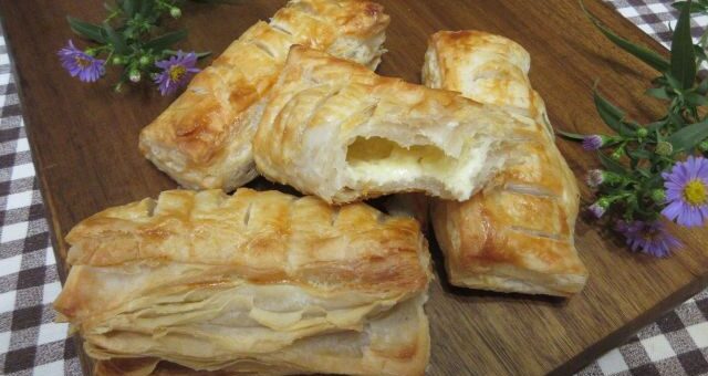 sajtkrémes párna halomban