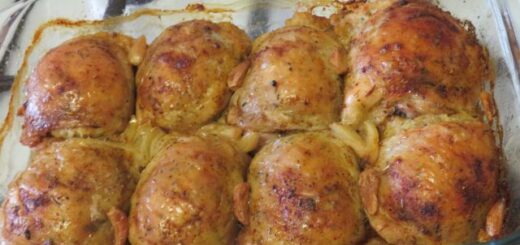 töltött csirkecomb tálban