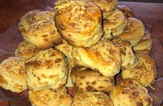 két sajtos pogácsa joghurttal