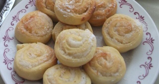 kókuszos csiga halom tányéron