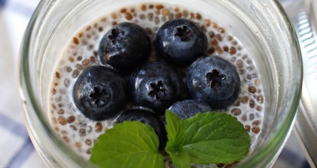 chia mag gyümölccsel