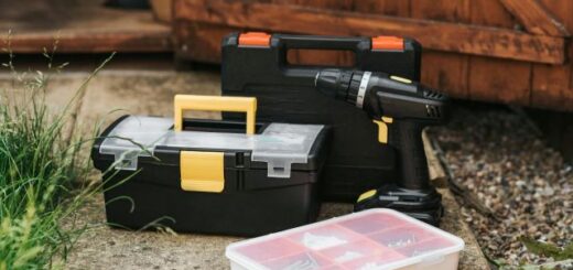 szerszámosláda szerszámokkal